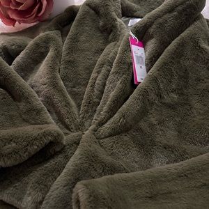 Rampage Women Cropped Long Sleeve Faux Fur Jacket Size XS